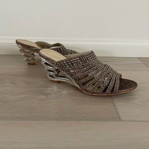 JohnFashion Heels - Brand New - Size 9